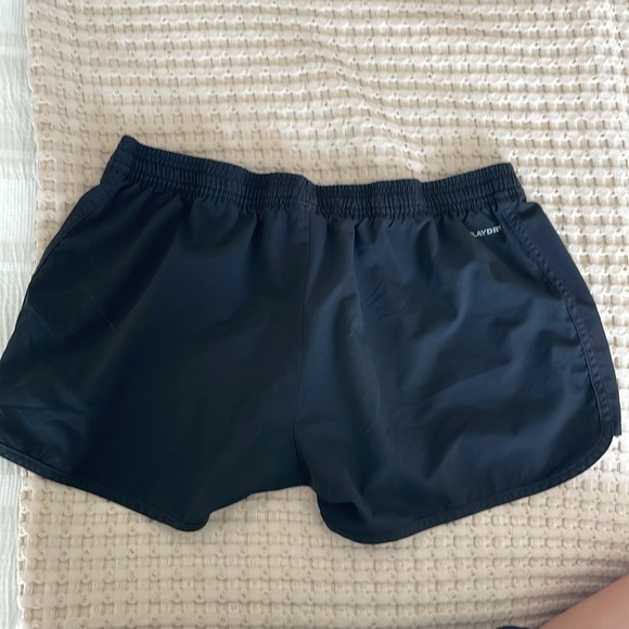 Reebok play dry shorts breast cancer addition - Picture 3 of 4